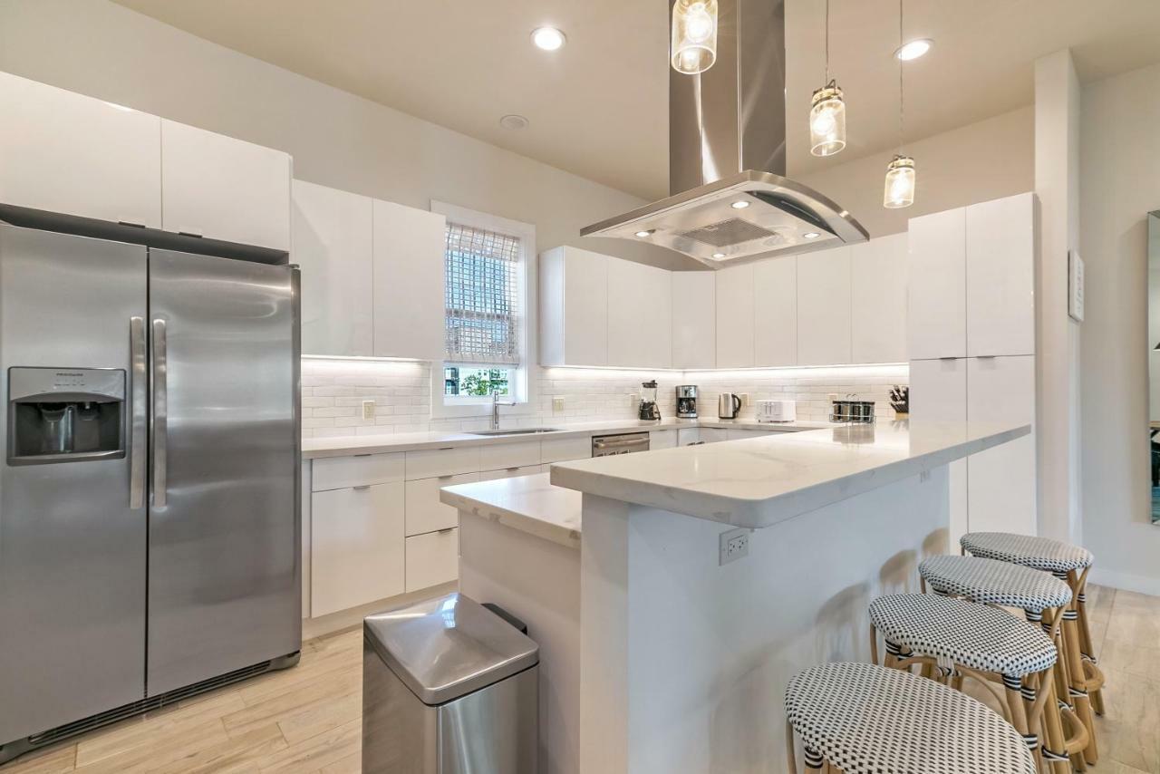 Stunning Townhouse With Amenities Villa New Orleans Exterior photo