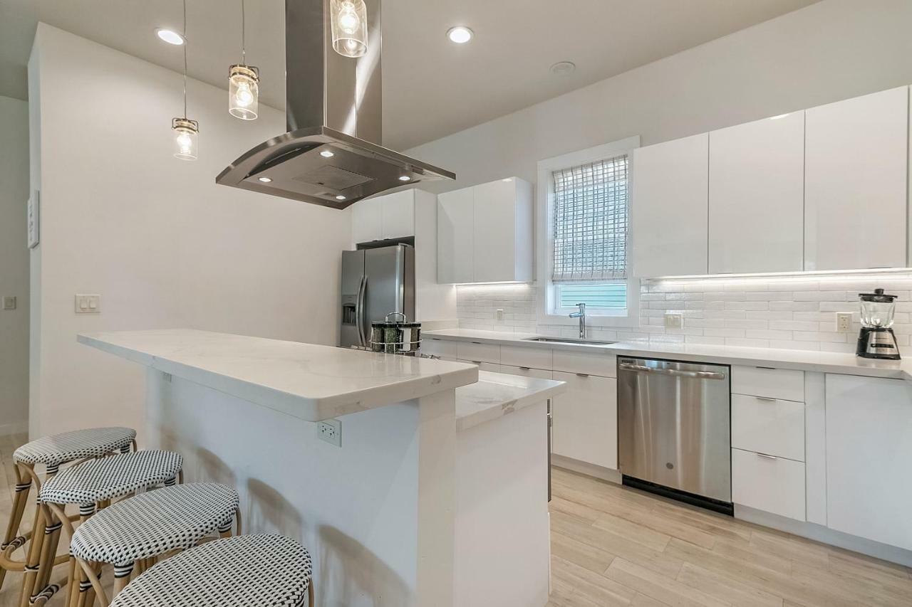 Stunning Townhouse With Amenities Villa New Orleans Exterior photo