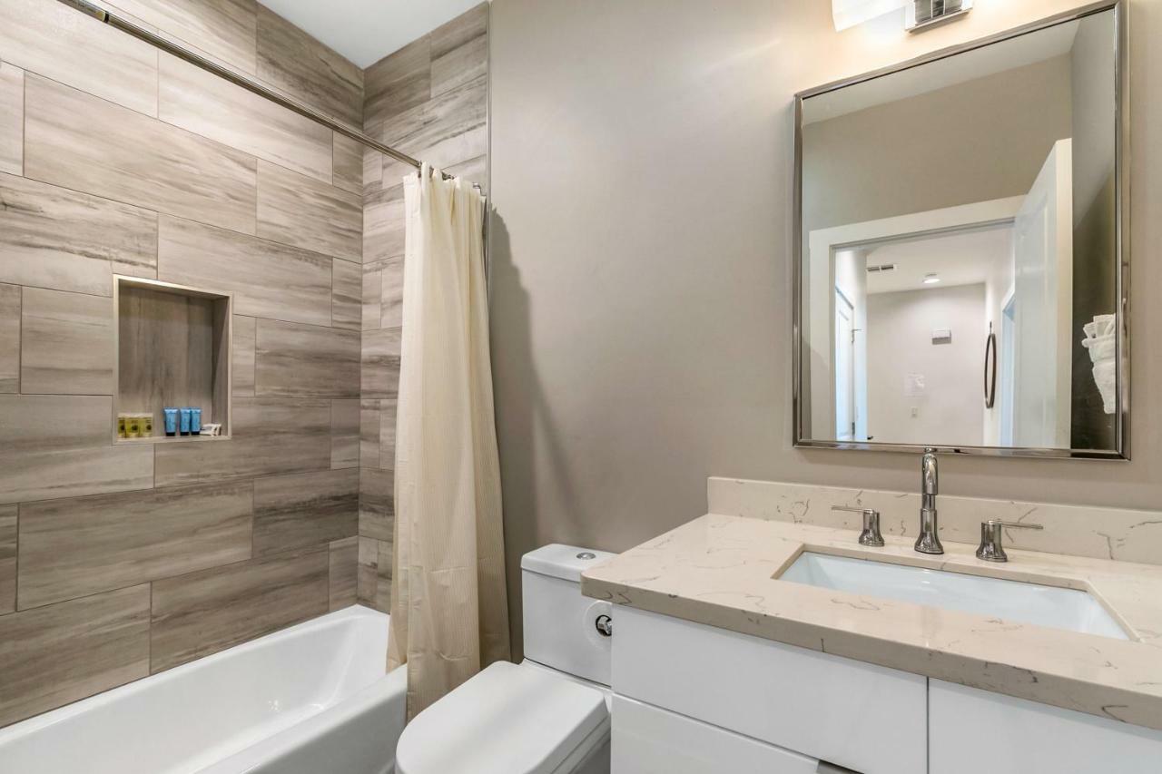 Stunning Townhouse With Amenities Villa New Orleans Exterior photo